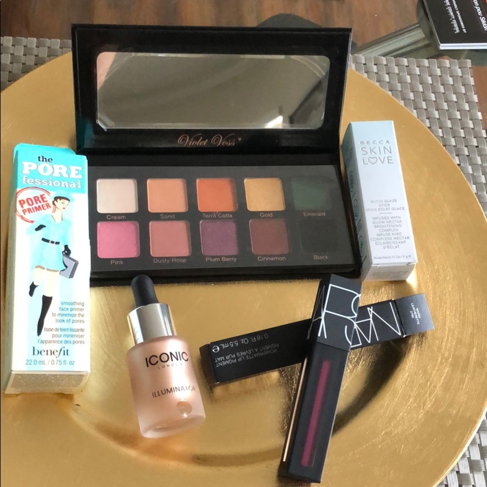 Makeup bundle